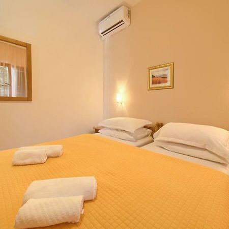 Apartments Loncar 克尔克 外观 照片