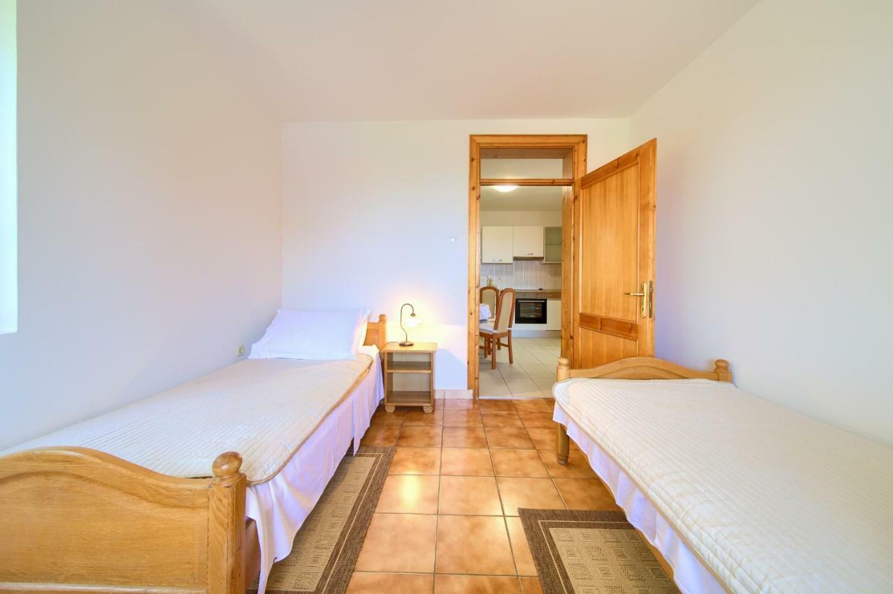 Apartments Loncar 克尔克 外观 照片